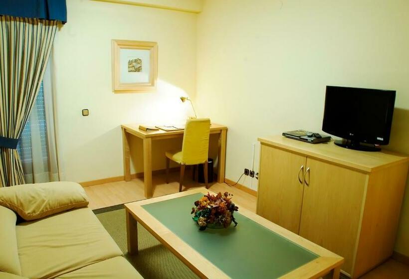 اتاق خانوادگی, Los Arcos