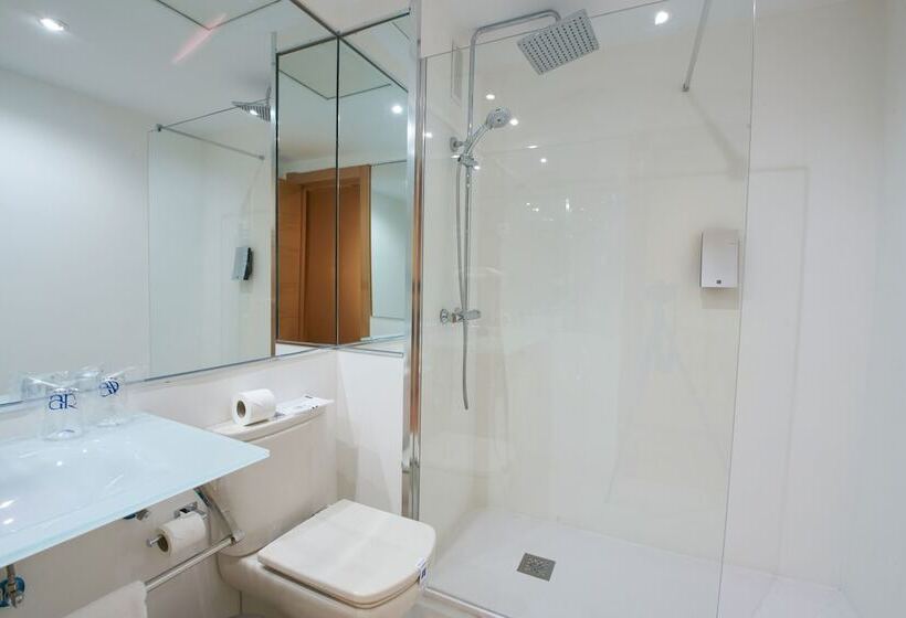 اتاق استاندارد, Los Arcos