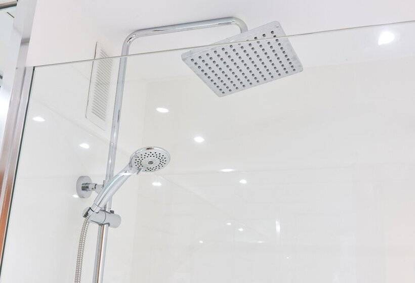 اتاق خانوادگی, Los Arcos