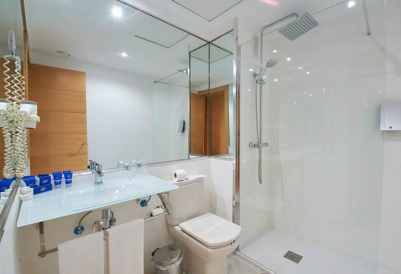 اتاق خانوادگی, Los Arcos