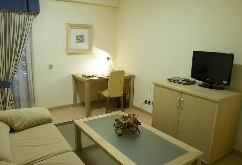 اتاق خانوادگی, Los Arcos