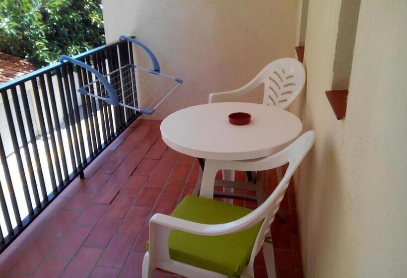 חדר סטנדרט לשלושה, Marinada Cambrils