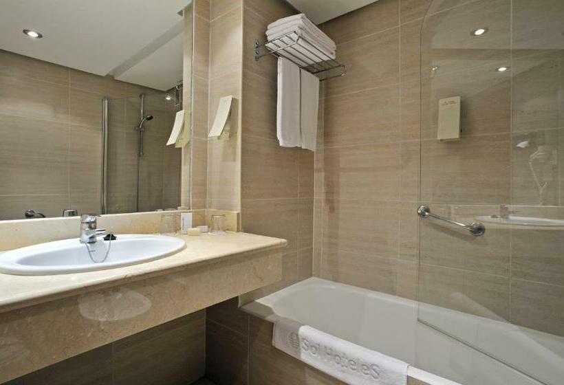 在一层的小型套房, Ocean House Costa del Sol, Affiliated by Meliá