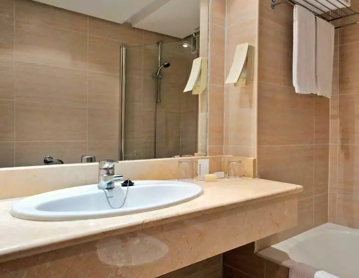سوییت جونیور در طبقه همکف, Ocean House Costa del Sol, Affiliated by Meliá