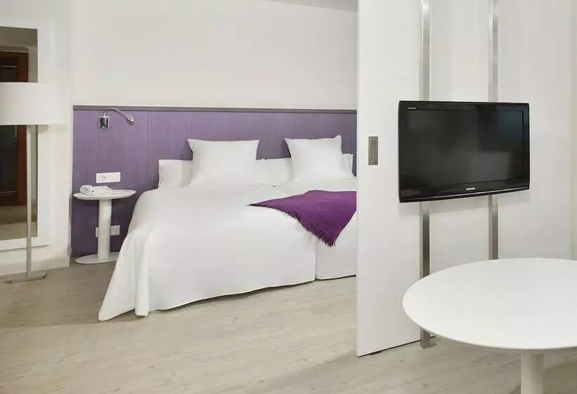 سوییت جونیور در طبقه همکف, Ocean House Costa del Sol, Affiliated by Meliá