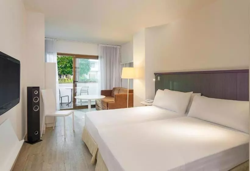 سوییت جونیور در طبقه همکف, Ocean House Costa del Sol, Affiliated by Meliá