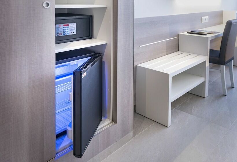 Номер Стандарт, Olympus Palace