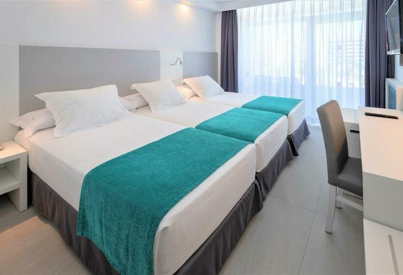 Трехместный Номер Стандарт Вид на Бассейн, Olympus Palace