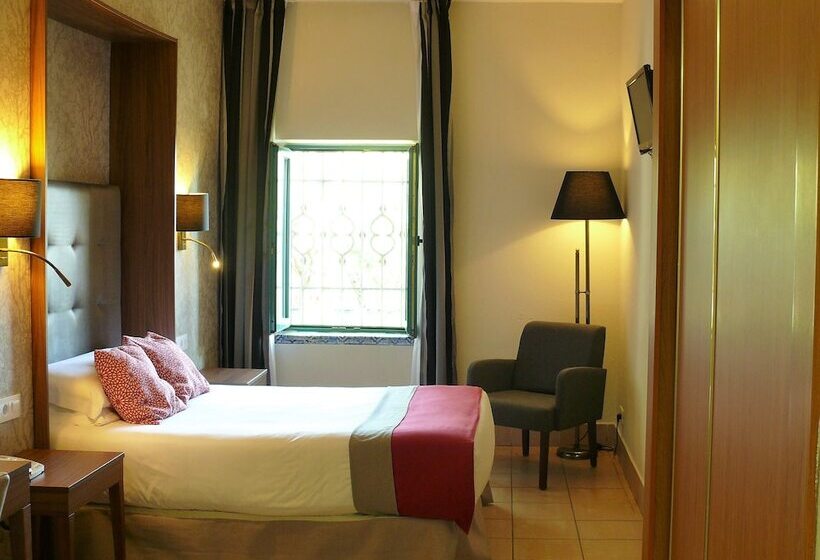 חדר סופריור, Oromana