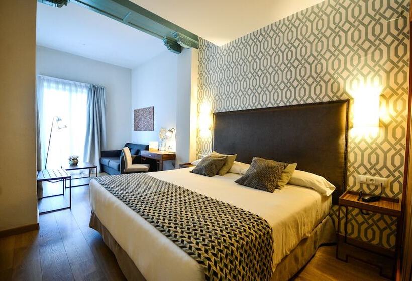 סוויטת ג'וניור, Oromana