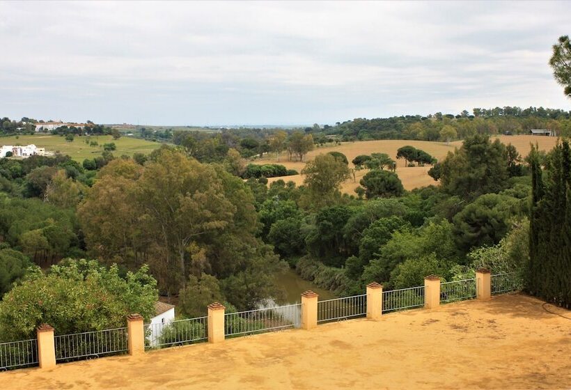 חדר סטנדרט לשלושה, Oromana