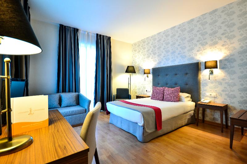 חדר סטנדרט לשלושה, Oromana