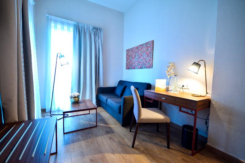 סוויטת ג'וניור, Oromana