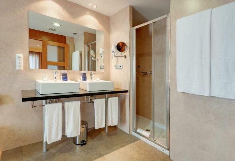 سوییت جونیور, Port Azafata Valencia