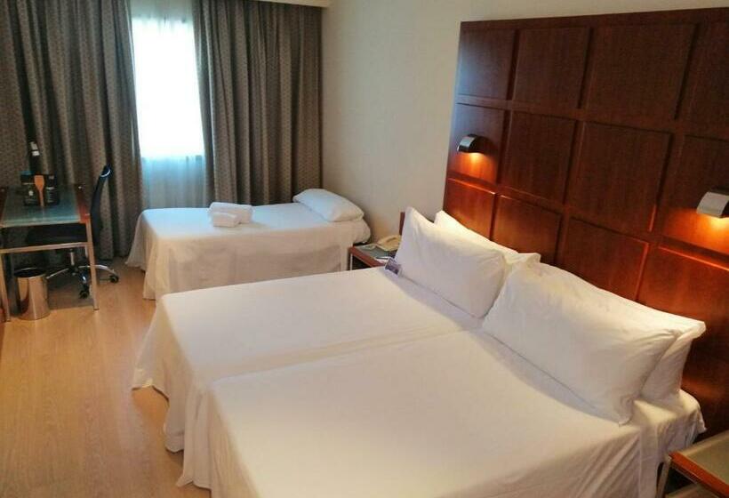 اتاق استاندارد سه نفره, Port Azafata Valencia