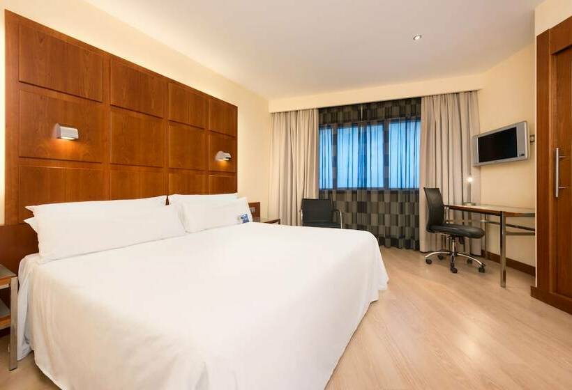 غرفة قياسية ثلاثية, Port Azafata Valencia