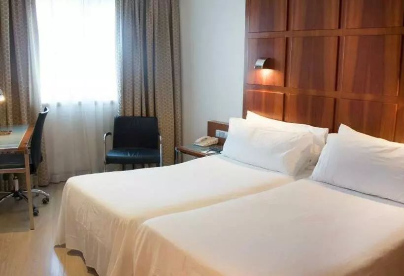 اتاق عادی یک تخته, Port Azafata Valencia