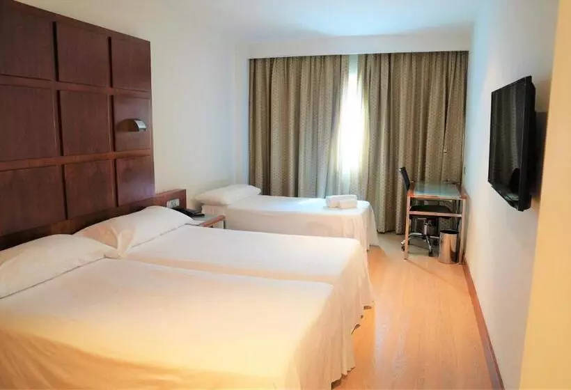 اتاق استاندارد سه نفره, Port Azafata Valencia