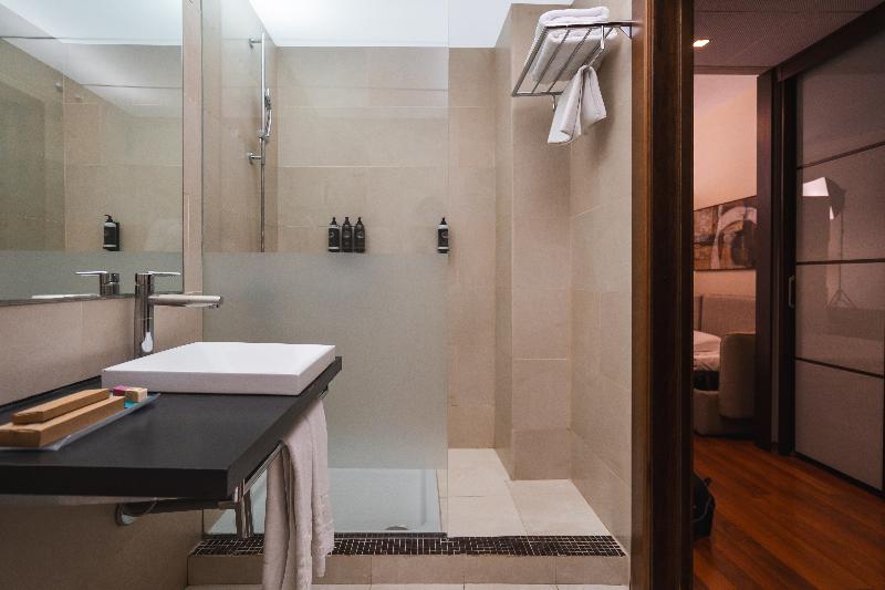 غرفة قياسية ثلاثية, Taburiente S.C.Tenerife