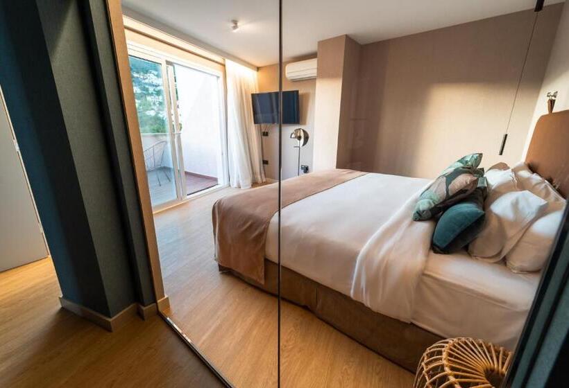 جناح مطلّ علي الحديقة, Taburiente S.C.Tenerife