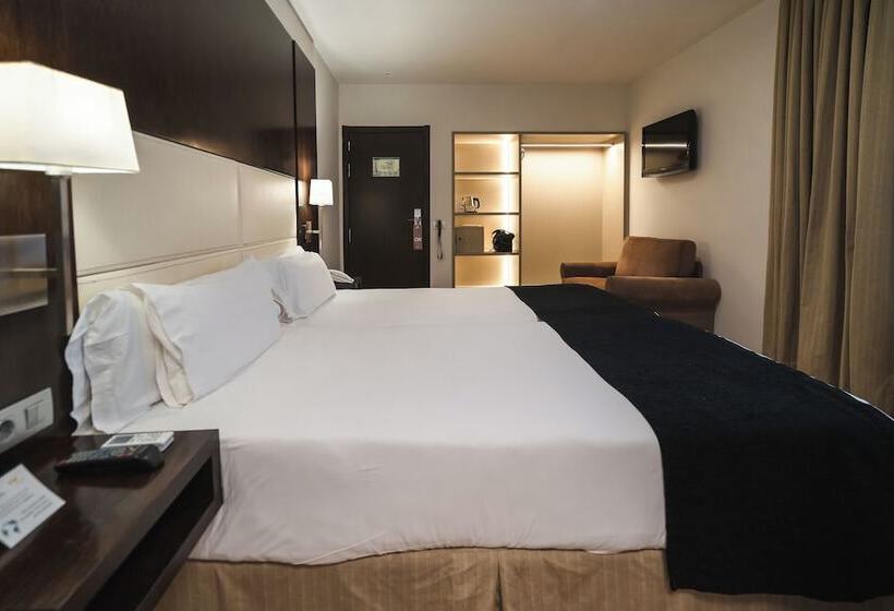 غرفة قياسية ثلاثية, Taburiente S.C.Tenerife