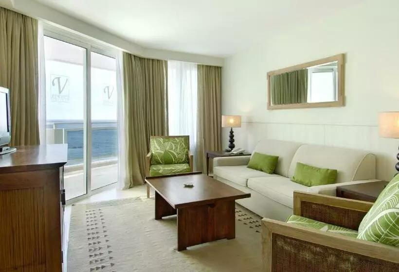 سوییت جونیور با چشم‌انداز دریا, Tenerife Golf & Seaview