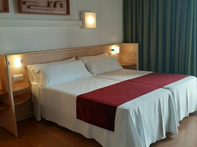 غرفة قياسية بلس, Xaine Park