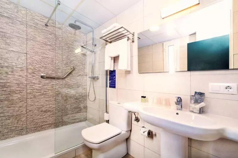 3-Bett-Standardzimmer, Xaine Park