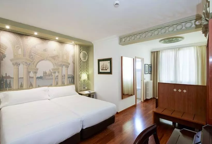 Superior Kolmen Hengen Huone, Sercotel Hotel President