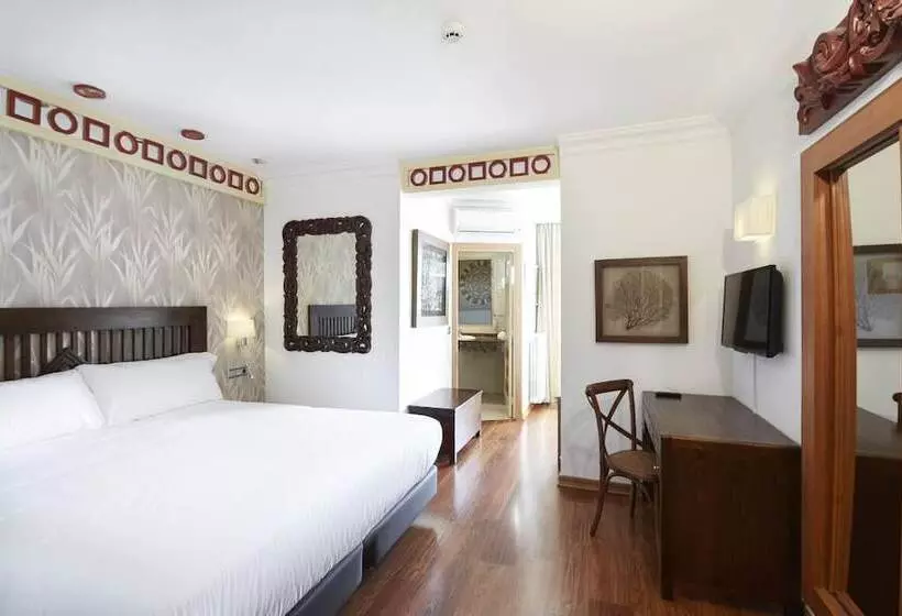 Superior Kolmen Hengen Huone, Sercotel Hotel President