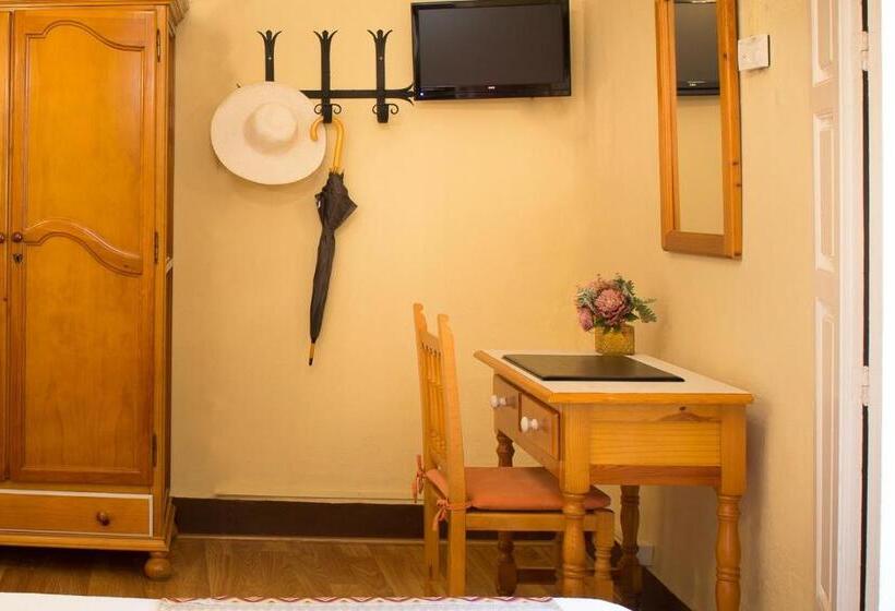 اتاق استاندارد, Bed & Breakfast Naranjo