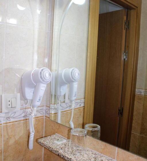 单人内部房间, Hostal Madrid