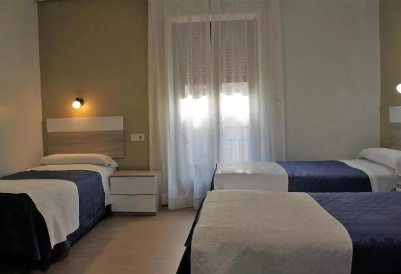 اتاق خانوادگی, Hostal Madrid