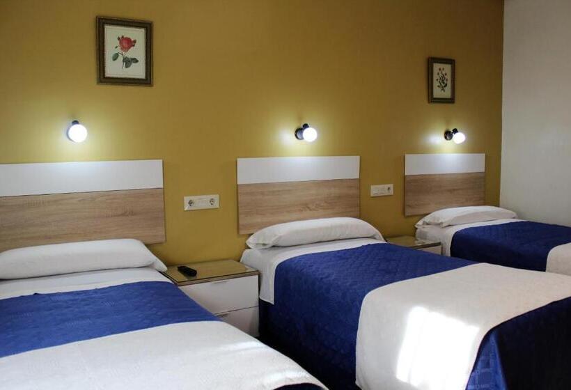 اتاق خانوادگی, Hostal Madrid