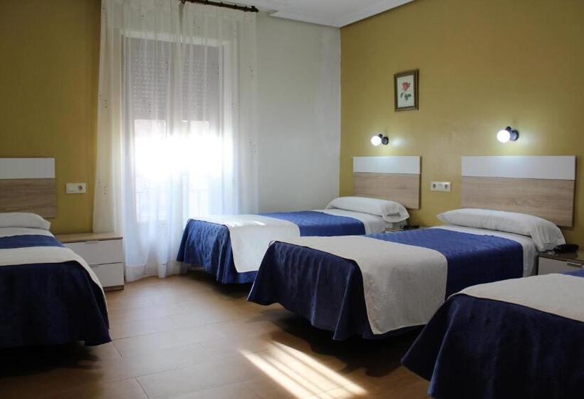 家庭间, Hostal Madrid