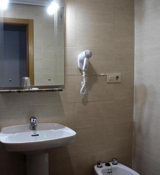 اتاق استاندارد یک نفره, Hostal Madrid
