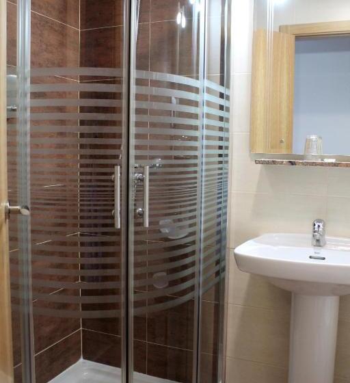 标准单人间, Hostal Madrid