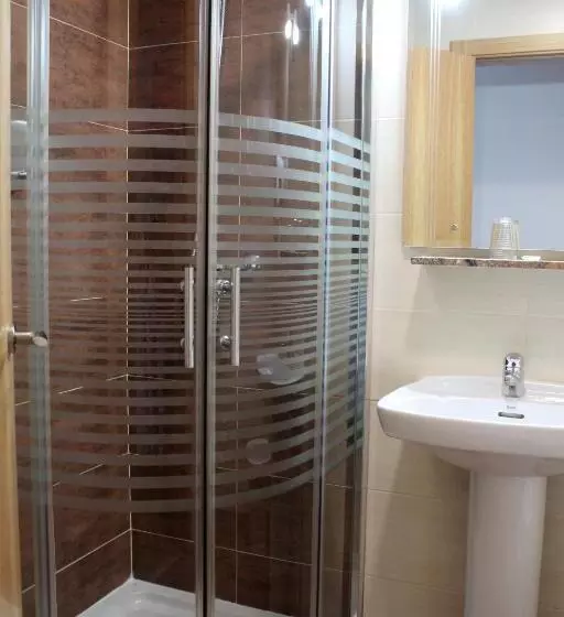 اتاق استاندارد یک نفره, Hostal Madrid