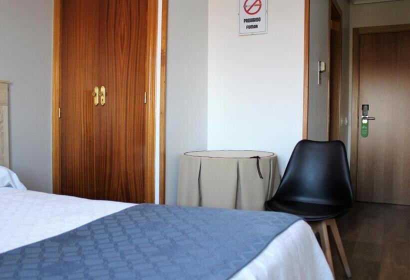 اتاق استاندارد یک نفره, Hostal Madrid