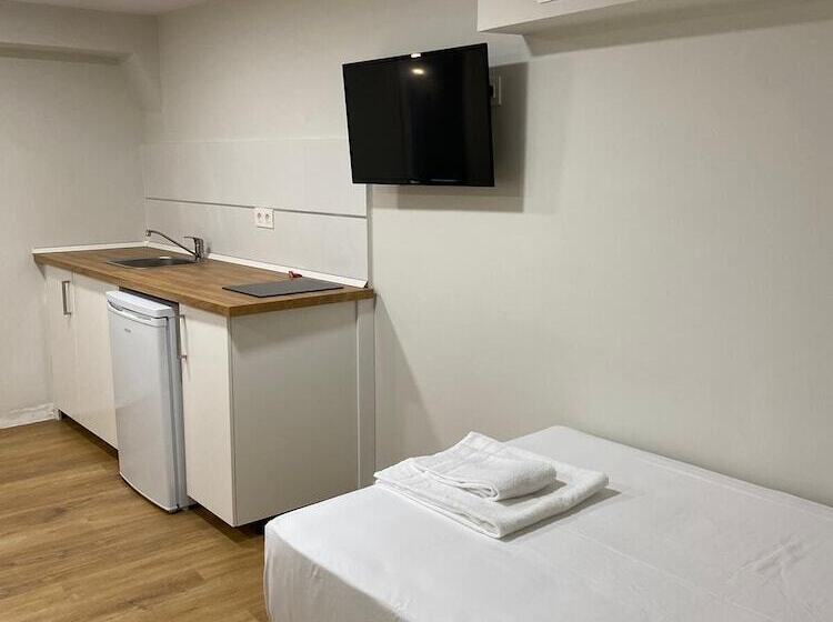 غرفة قياسية ثلاثية, Hostal Mindanao