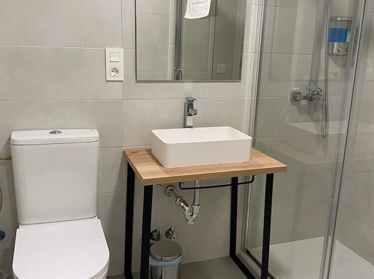 غرفة قياسية ثلاثية, Hostal Mindanao