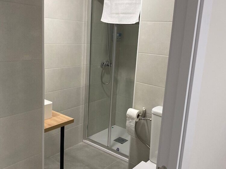 غرفة قياسية ثلاثية, Hostal Mindanao