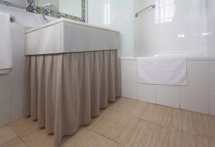 اتاق اکونومی, Aacr Hotel Monteolivos