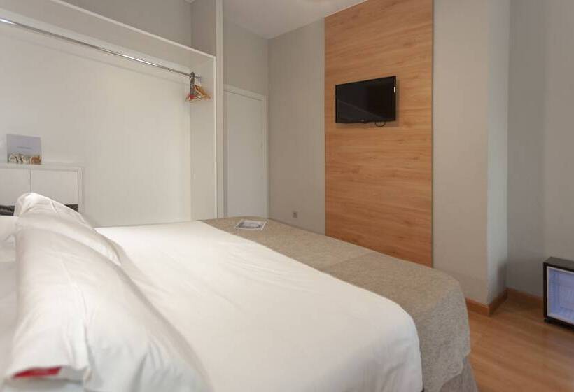 اتاق اکونومی, Aacr Hotel Monteolivos