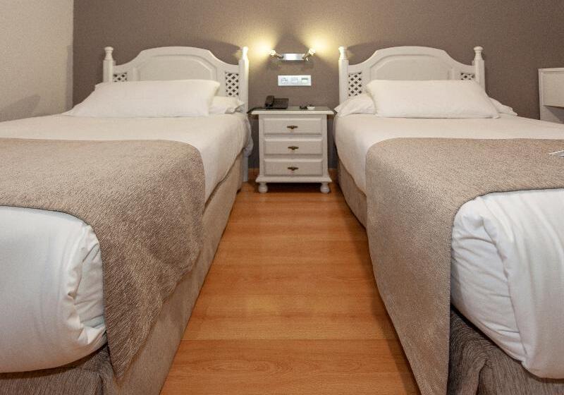 اتاق استاندارد یک نفره, Aacr Hotel Monteolivos