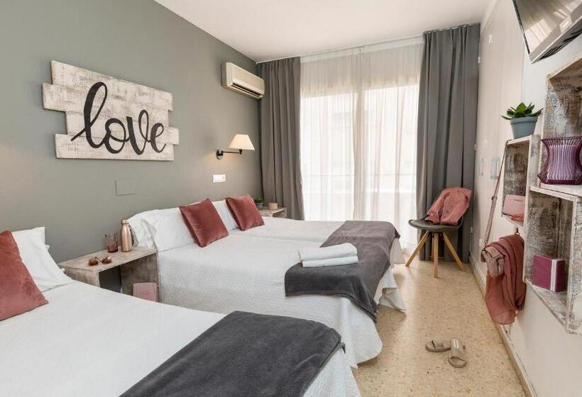 Standard Kolmen Hengen Huone, Bulevard