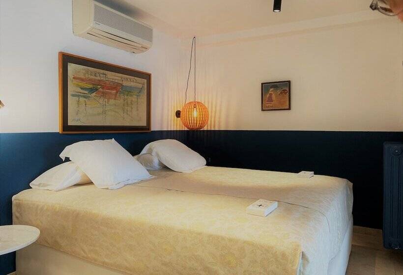 패밀리 룸, Costa Brava