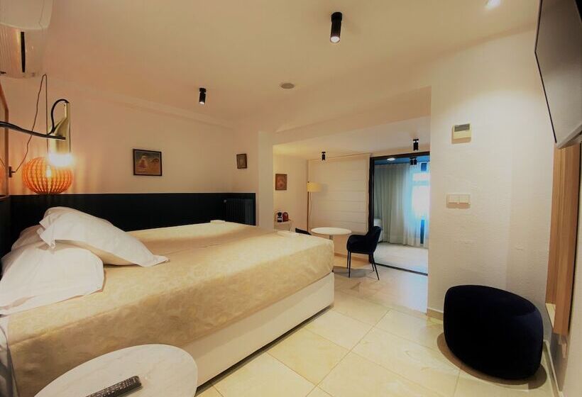 패밀리 룸, Costa Brava