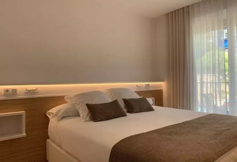 Junior Suite Haveudsigt, Costa Brava