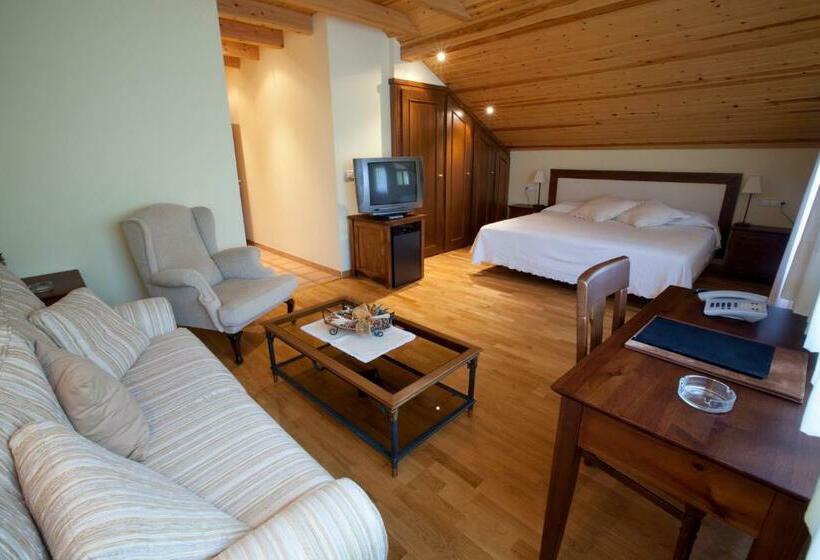 Номер Superior Вид на Сад, Estanys Blaus